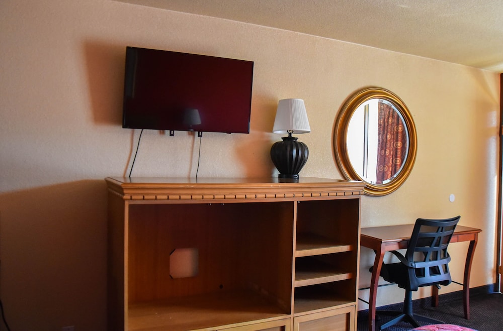 Homeplace Inn 48/51