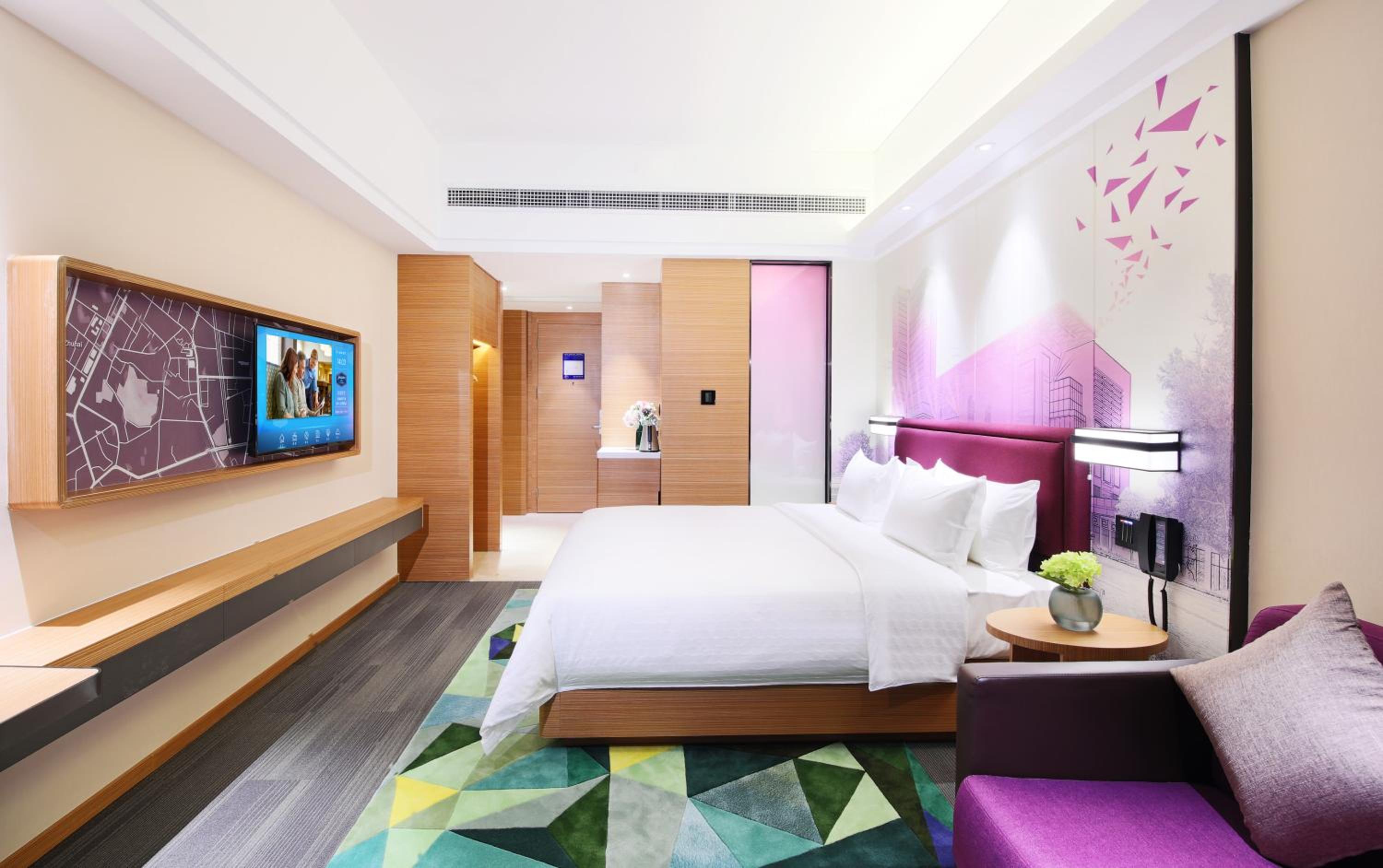 Comfort, Queen Bed