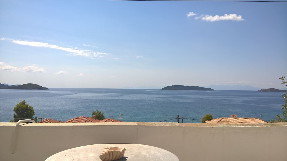 Azalea View Skiathos Studios 61/73