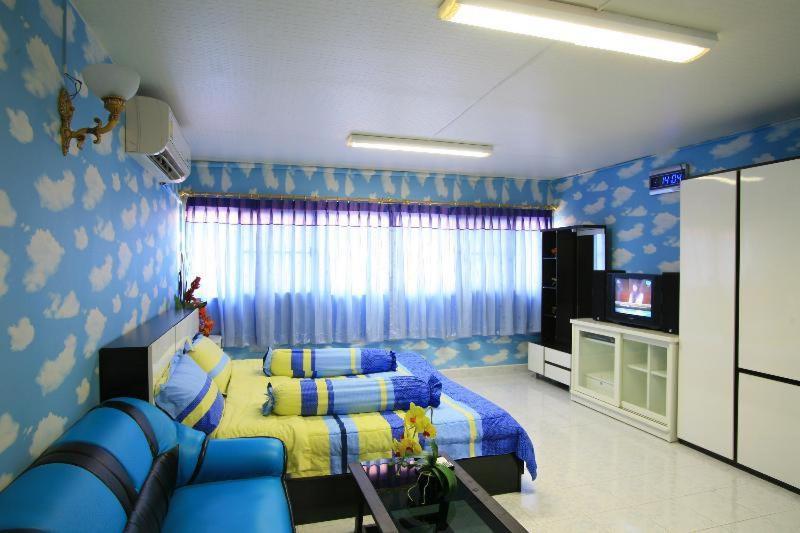 Deluxe At Popular Condo 31/34