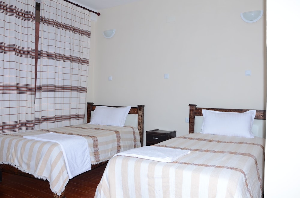 Zan-Seyoum Hotel 14/50