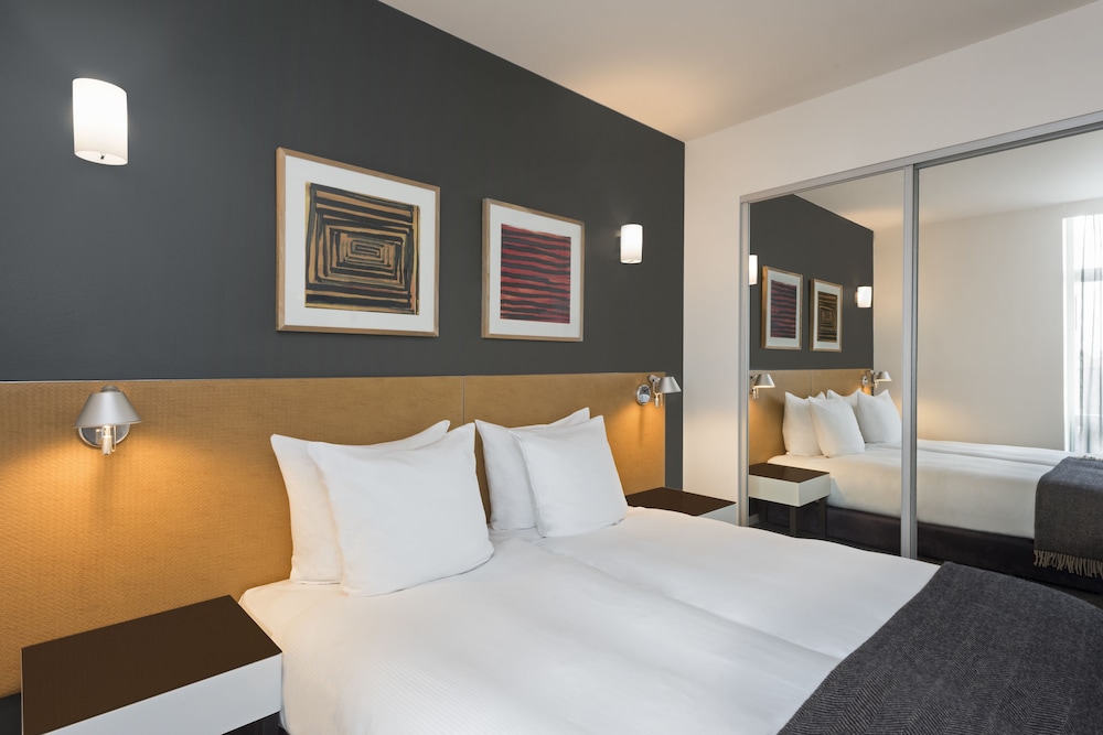1 BEDROOM, APARTMENT