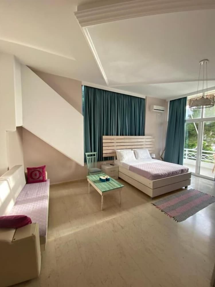 DELUXE, SUITE, SEA VIEW
