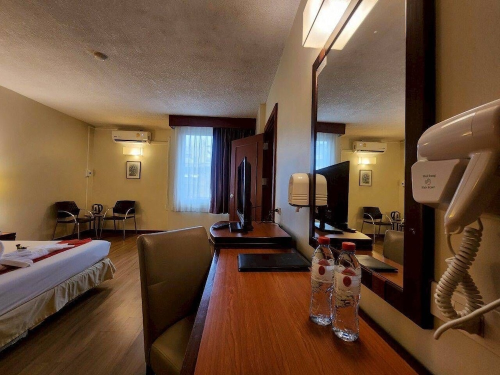 Hadyai Golden Crown Hotel 27/58
