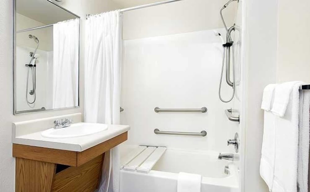 WoodSpring Suites Evansville East 19/21