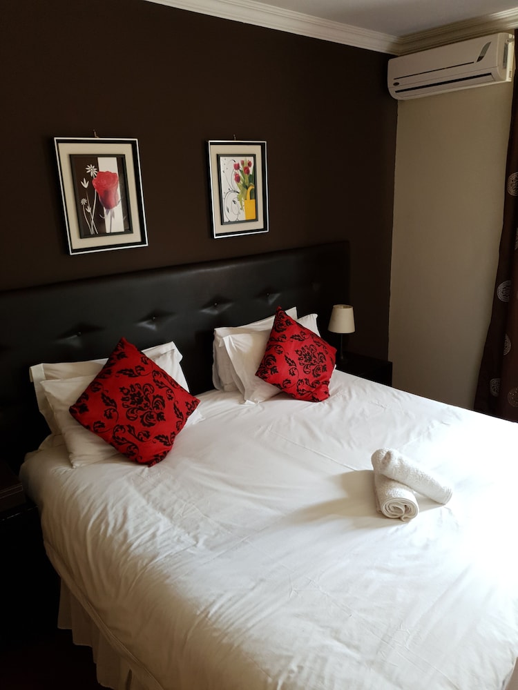 Luxury, Queen Bed