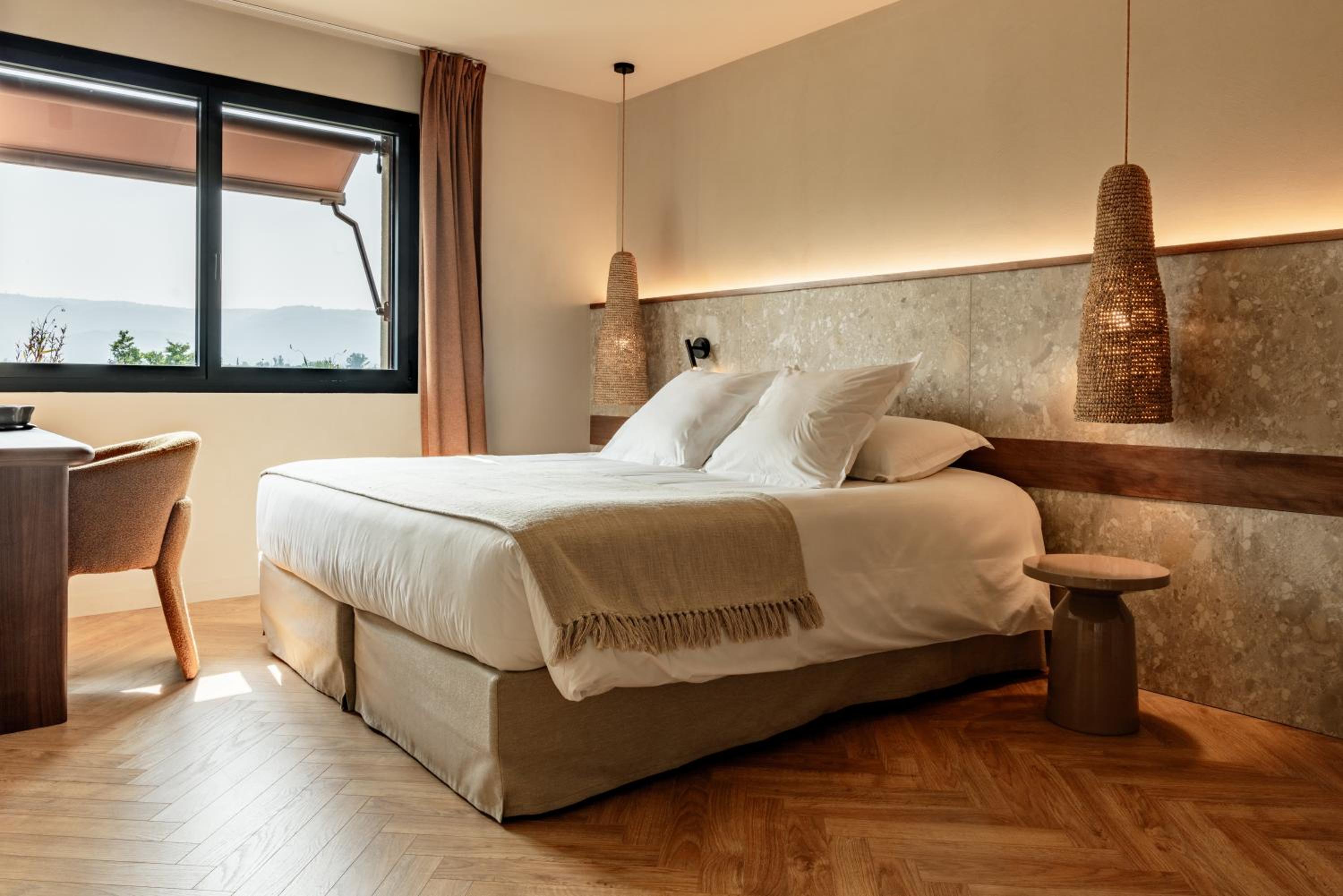 Privilege, Double Bed