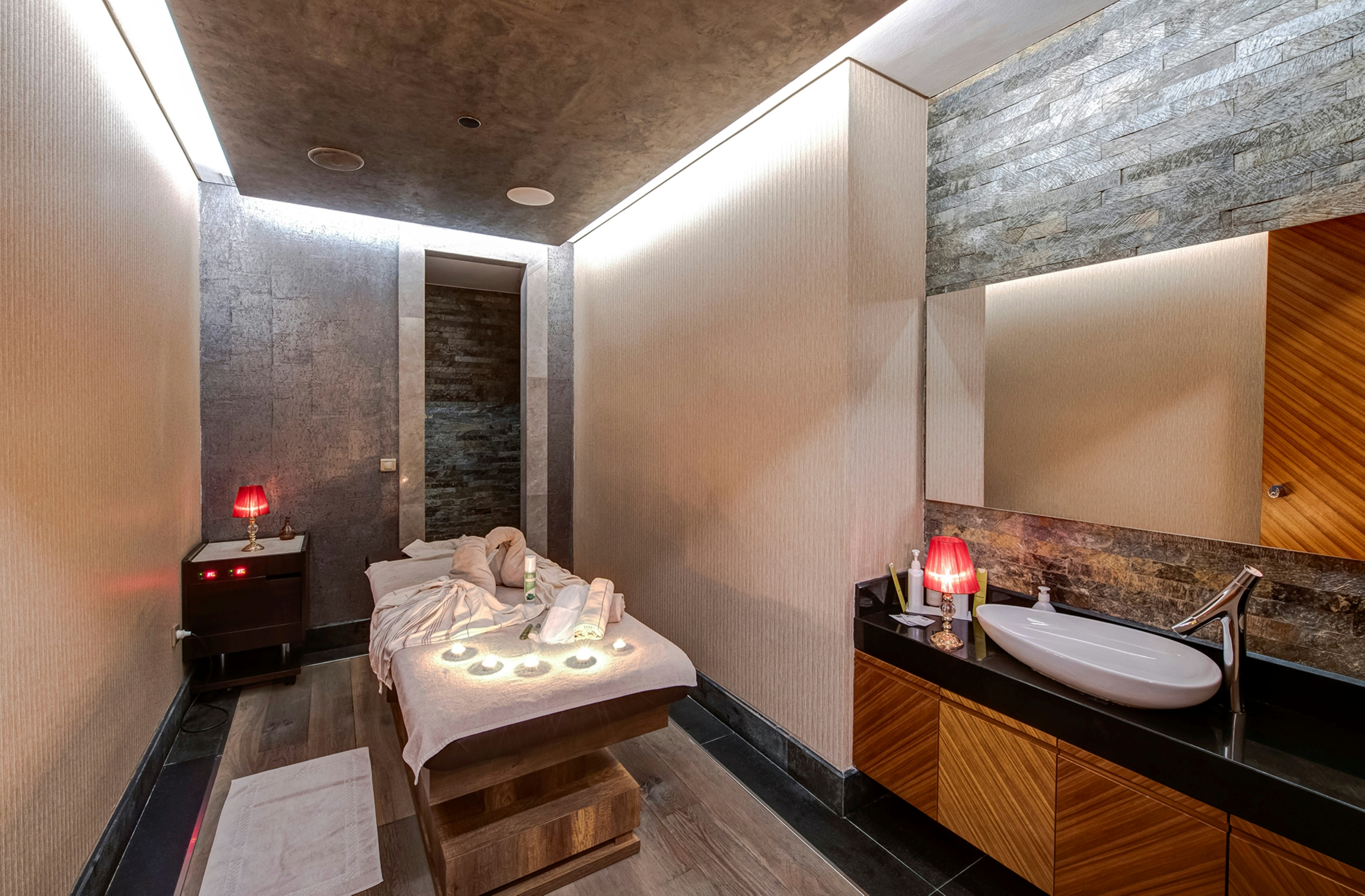 Doubletree By Hilton Istanbul Piyalepasa 81/82