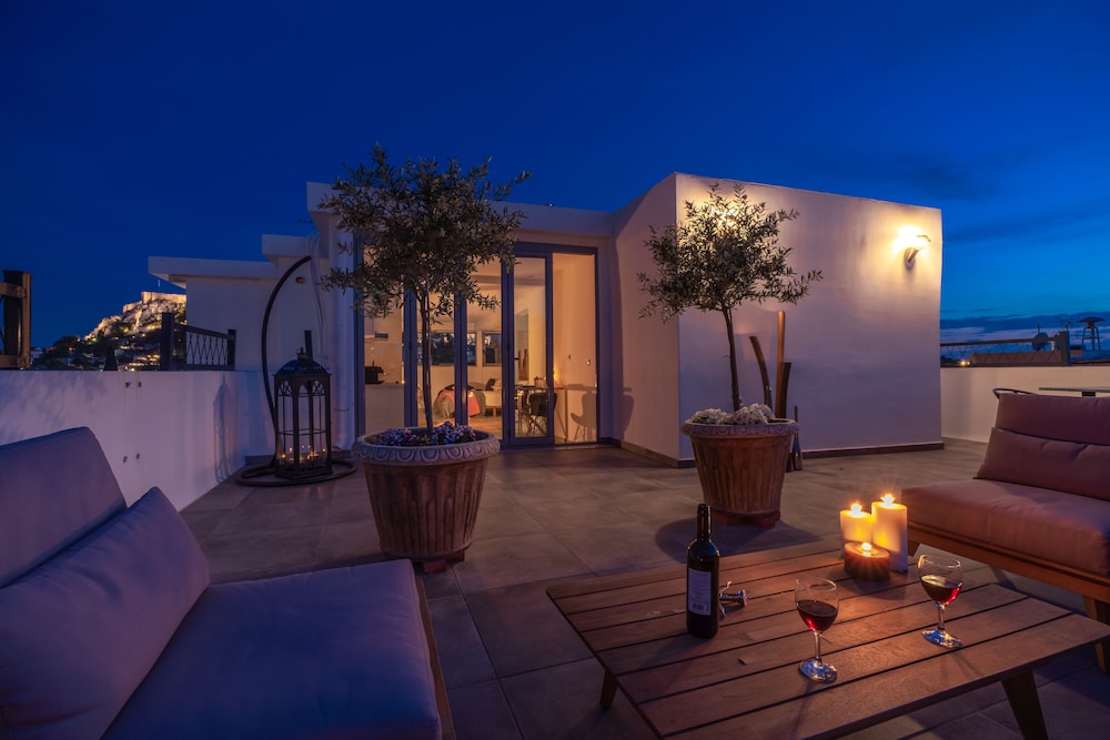 Mythos Luxury Suites 36/50