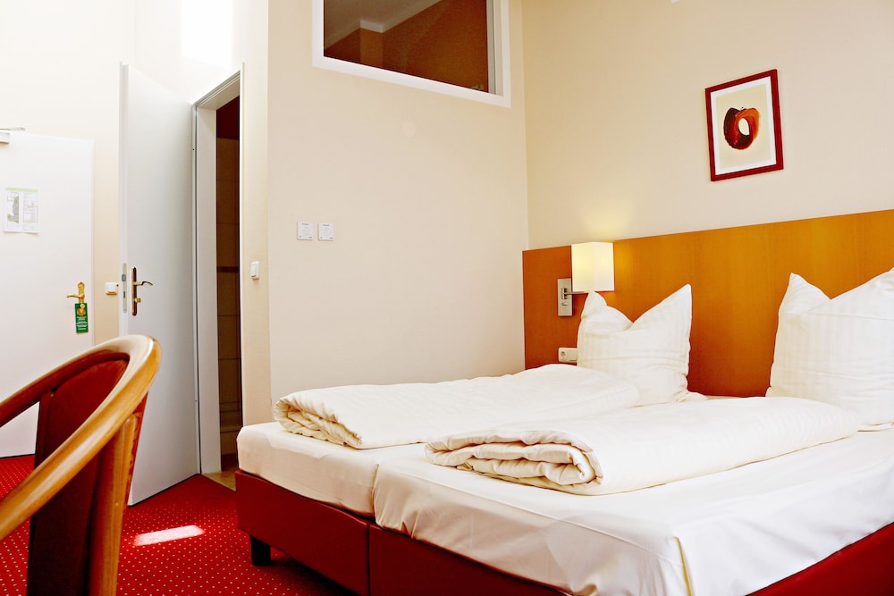 Air In Berlin Hotel 20/79