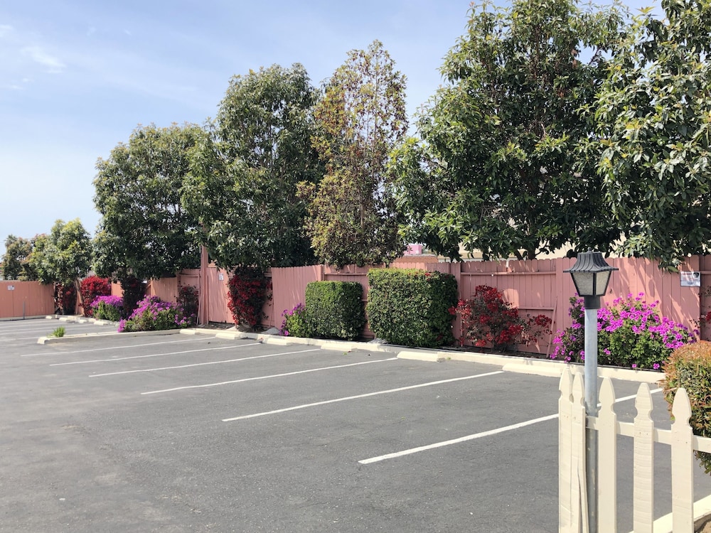 Pacific Inn 38/42
