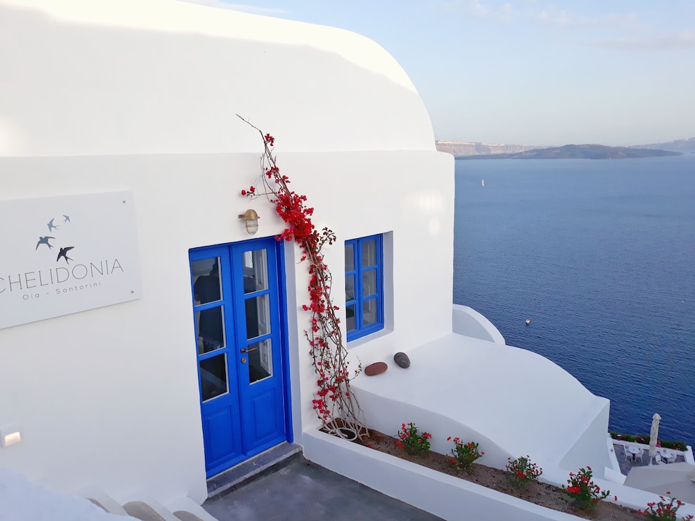 Chelidonia Luxury Suites - Adults Only 4/50