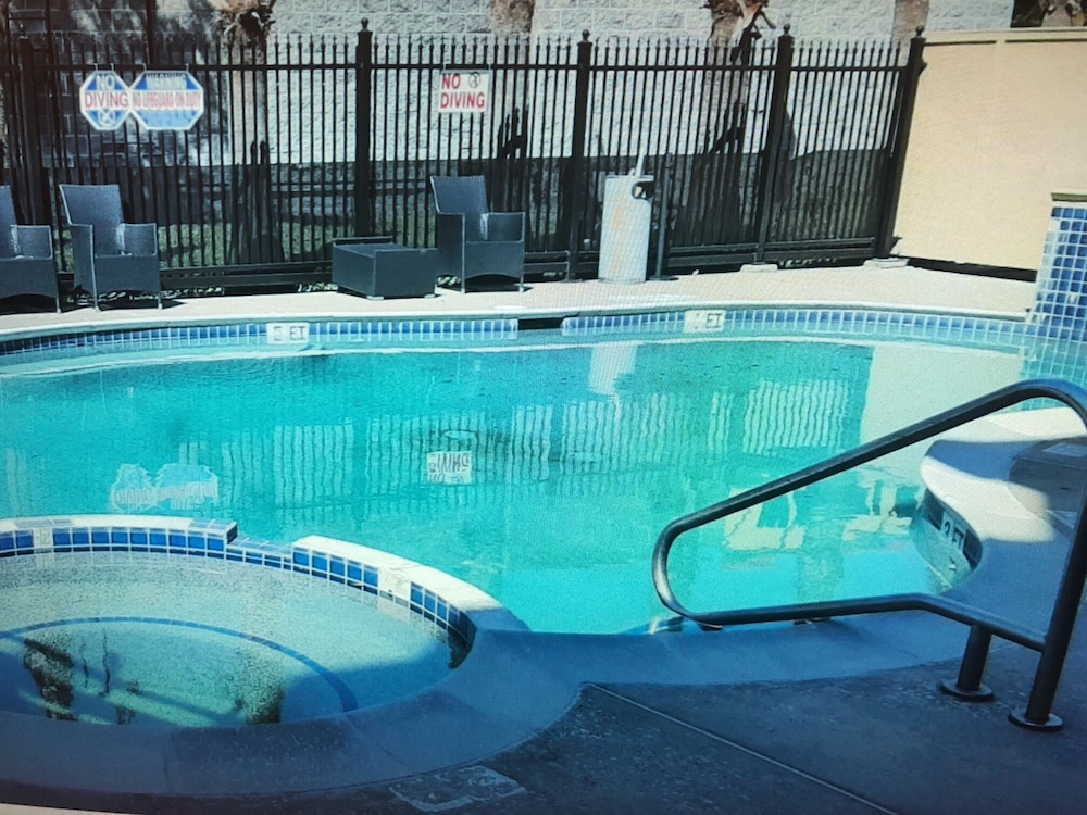 Wingate by Wyndham Humble/Houston Intercontinental Airport 5/56