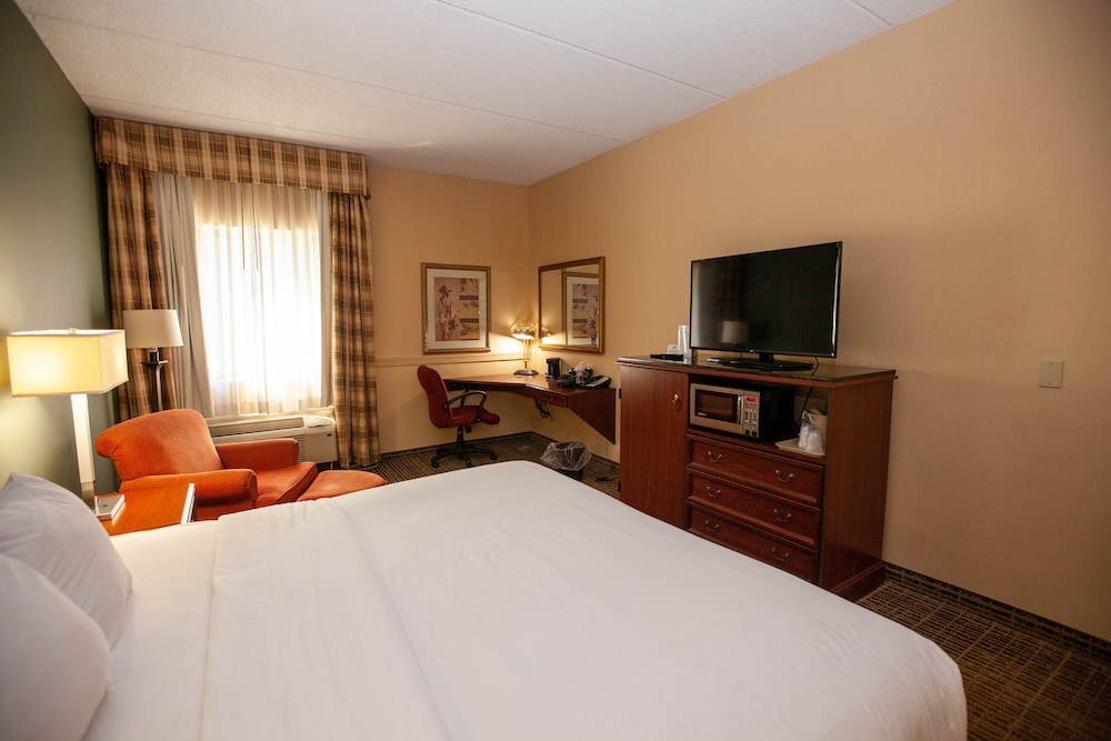 Baymont by Wyndham Knoxville/Cedar Bluff 15/59