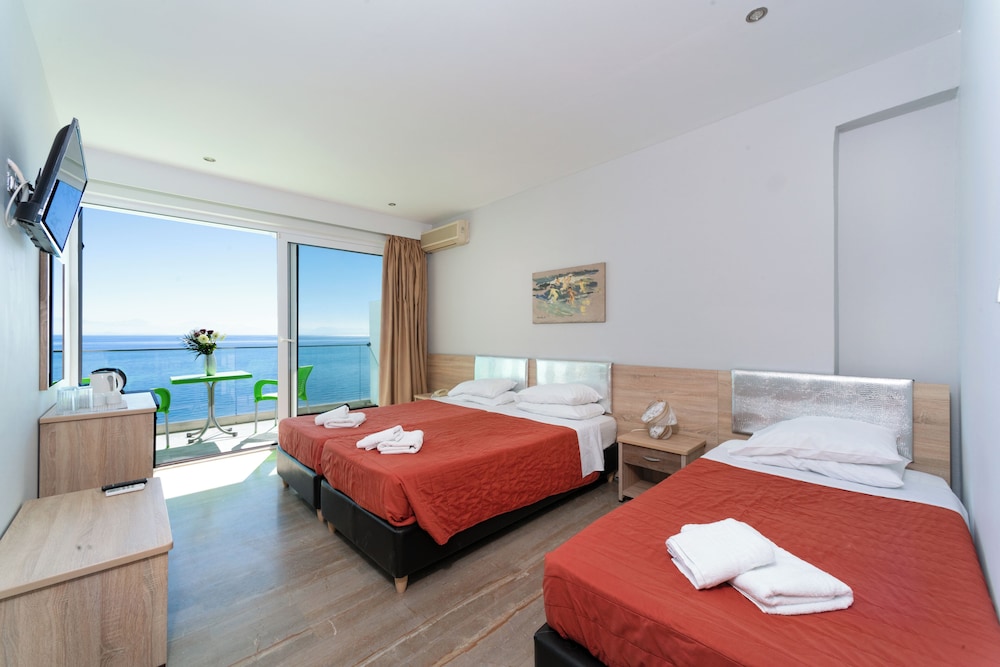 SUPERIOR, TRIPLE, SEA VIEW, TOP FLOOR