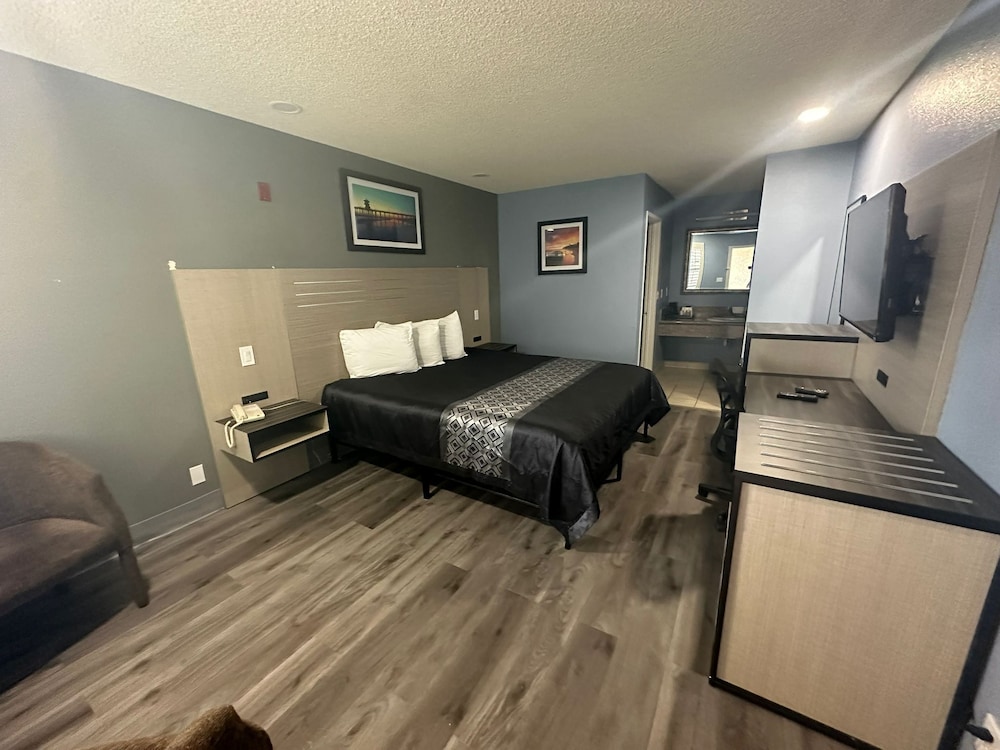 Orange Tustin Inn 23/62