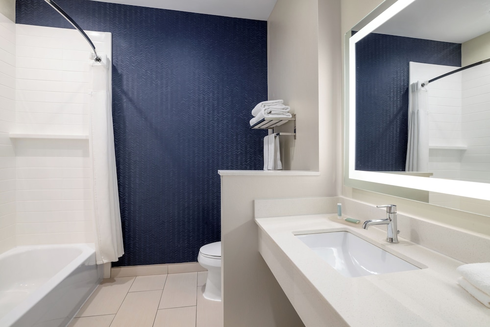 غرفة بسرير كينج لذوي الإعاقة، Fairfield Inn And Suites By Marriott West Monroe 3/4