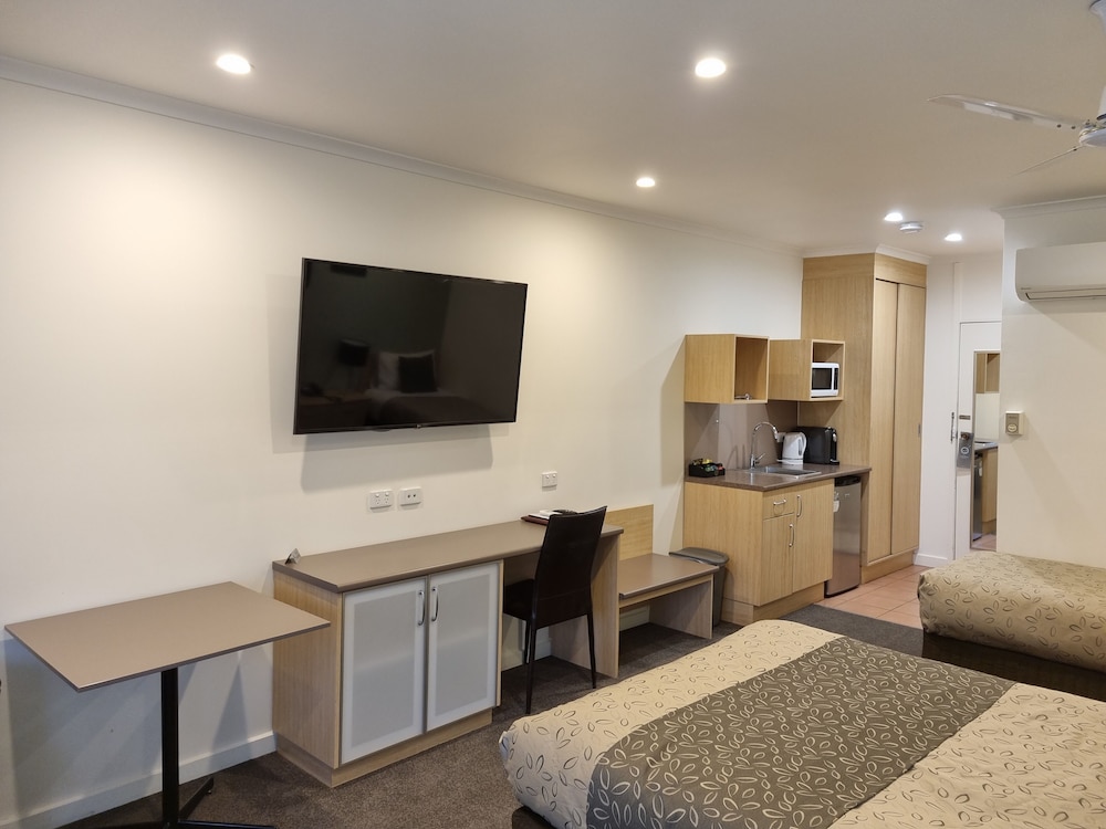 Golden Heritage Motor Inn 55/65