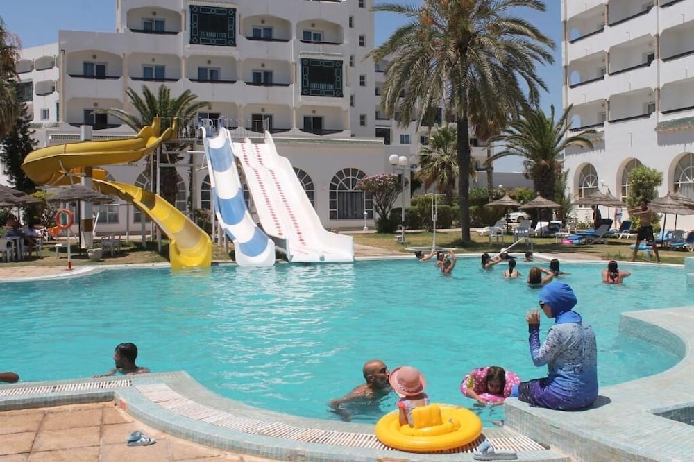 Hotel Royal Jinene 61/68