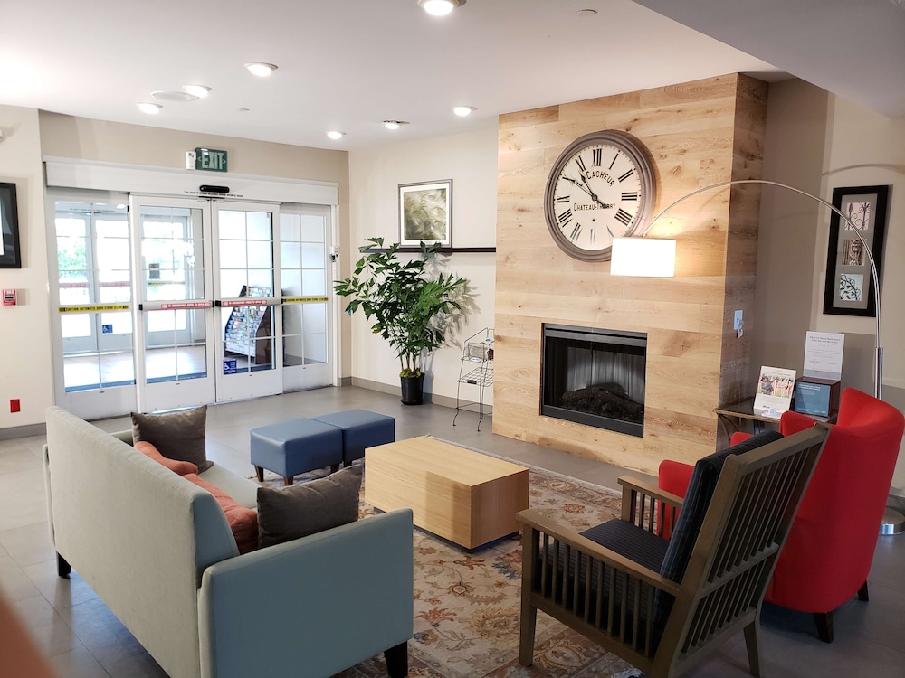 Spark by Hilton Redlands 24/40