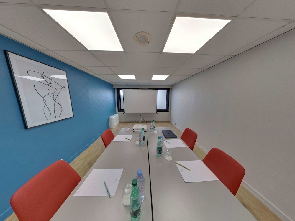 Mercure Lorient Centre Hotel 52/68