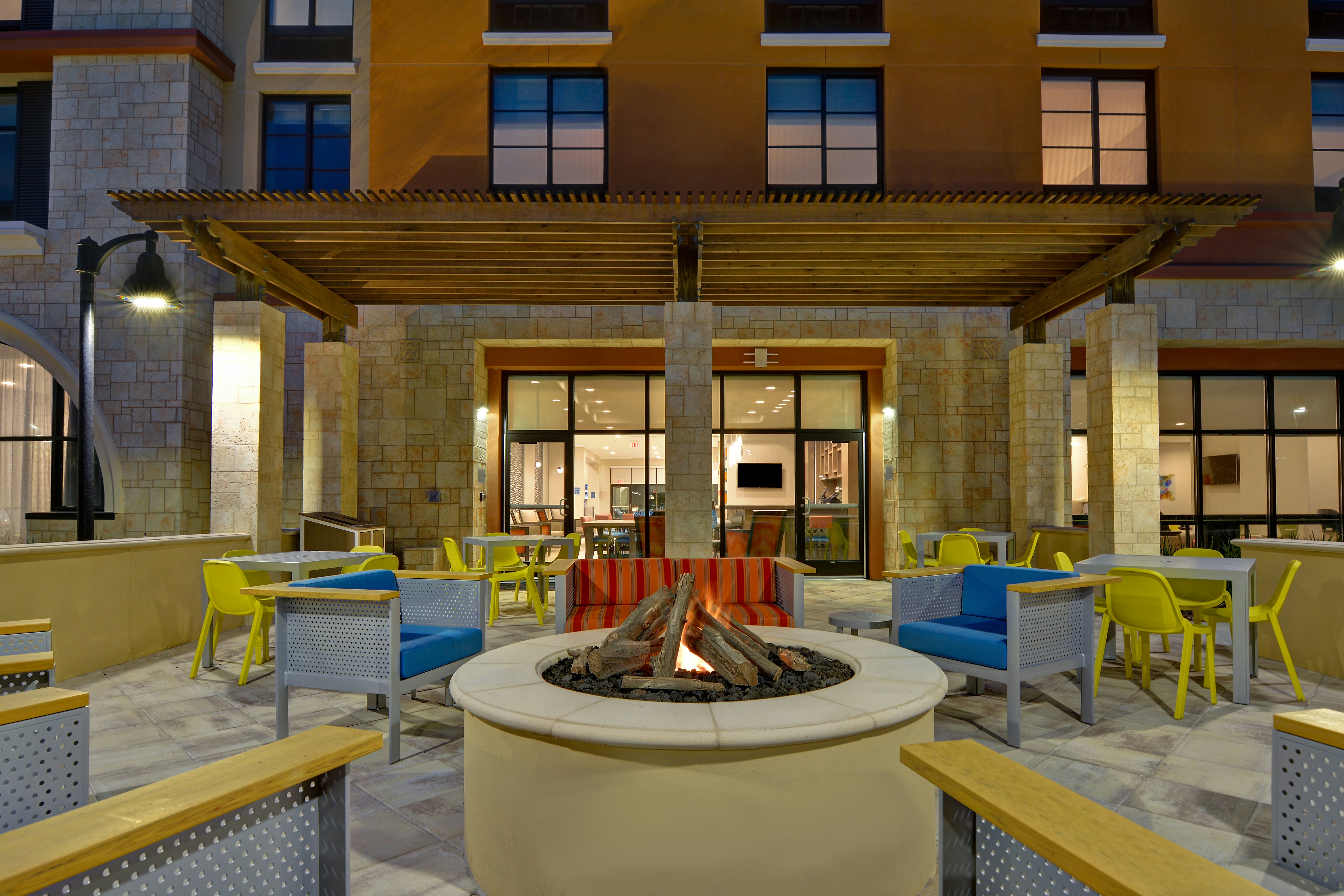Home2 Suites by Hilton Orlando at Flamingo Crossings Town Center 32/48
