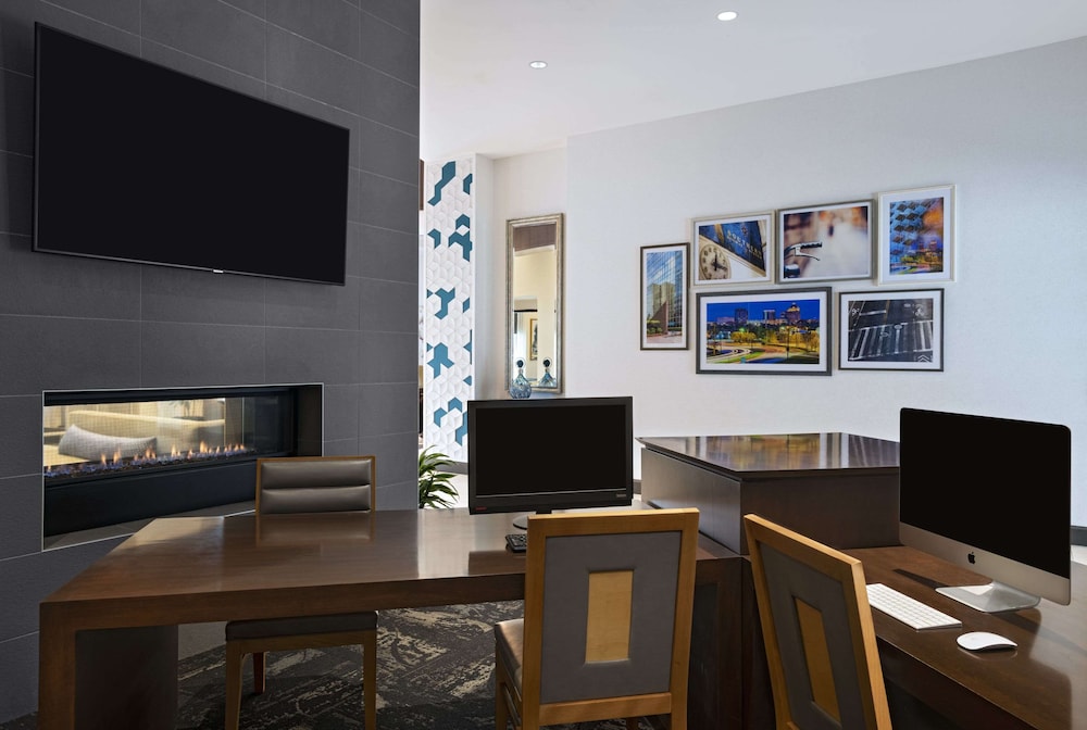 Hyatt Place Greensboro Downtown 38/50