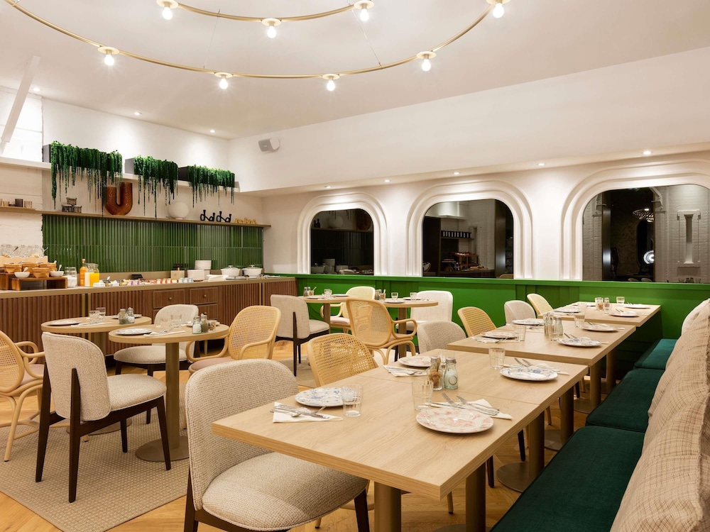 restaurant cafeteria