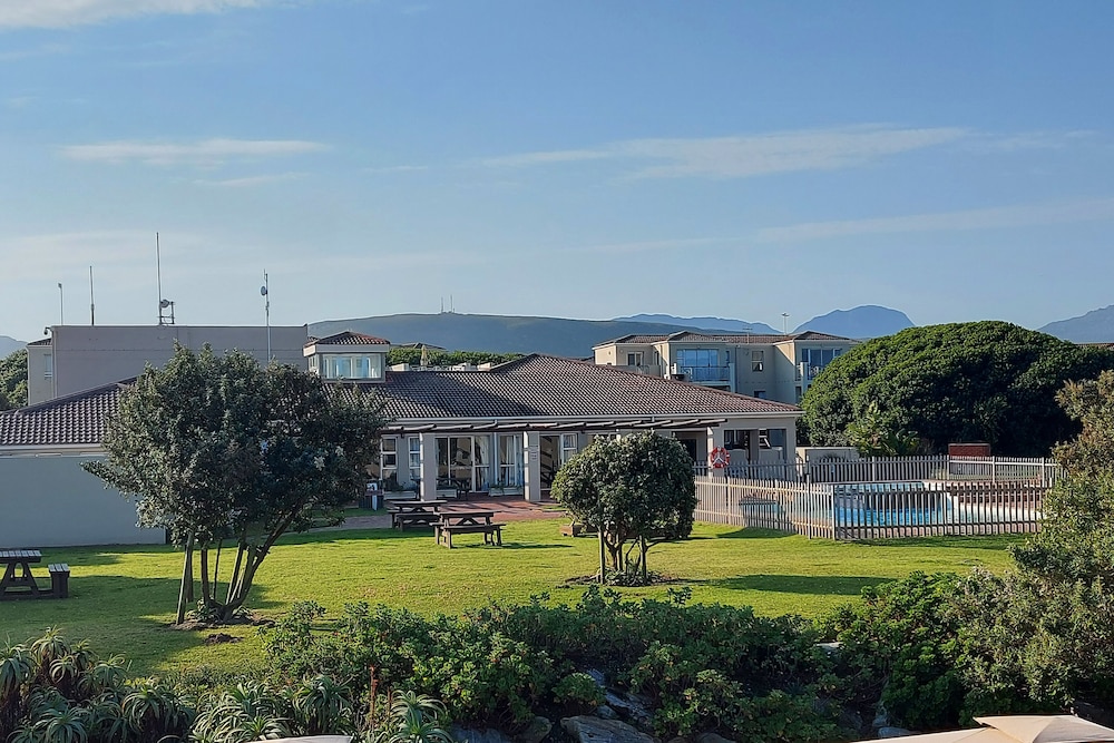Hermanus Beach Club 36/50