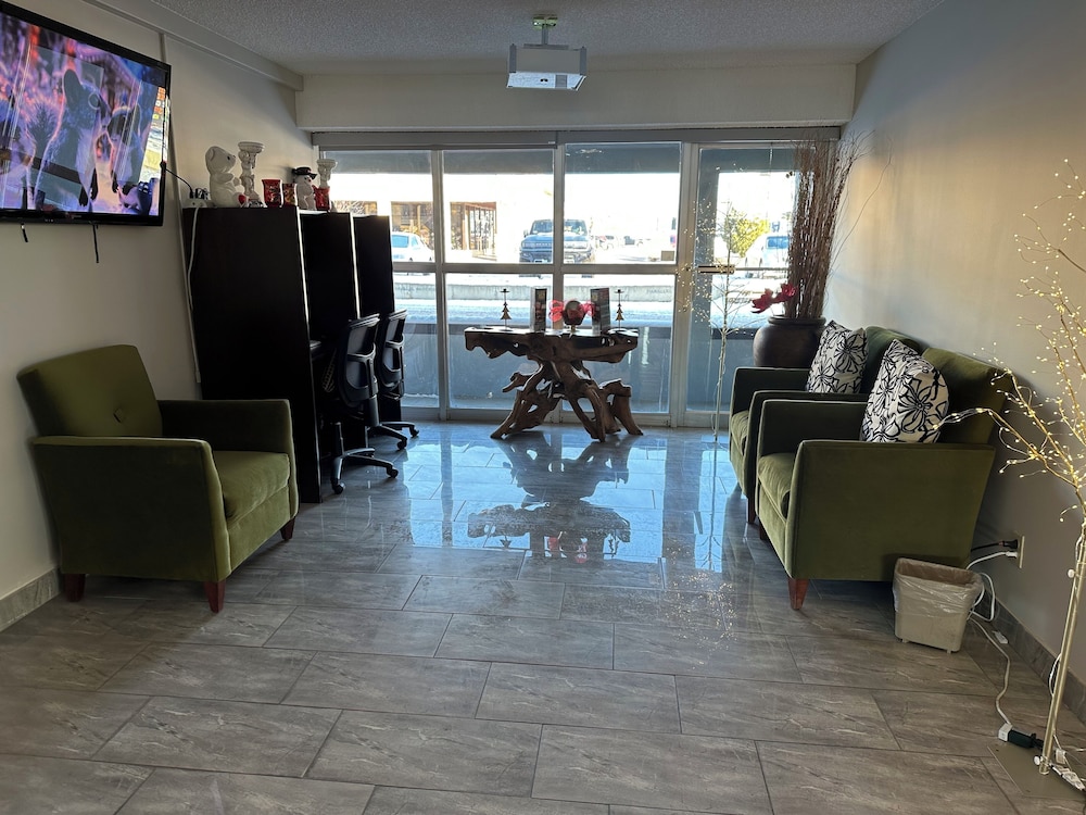 Ramada by Wyndham Medicine Hat 51/75