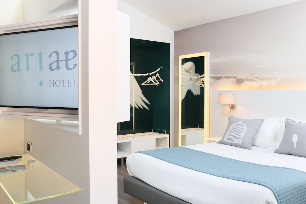 Ariae Hotel 13/45