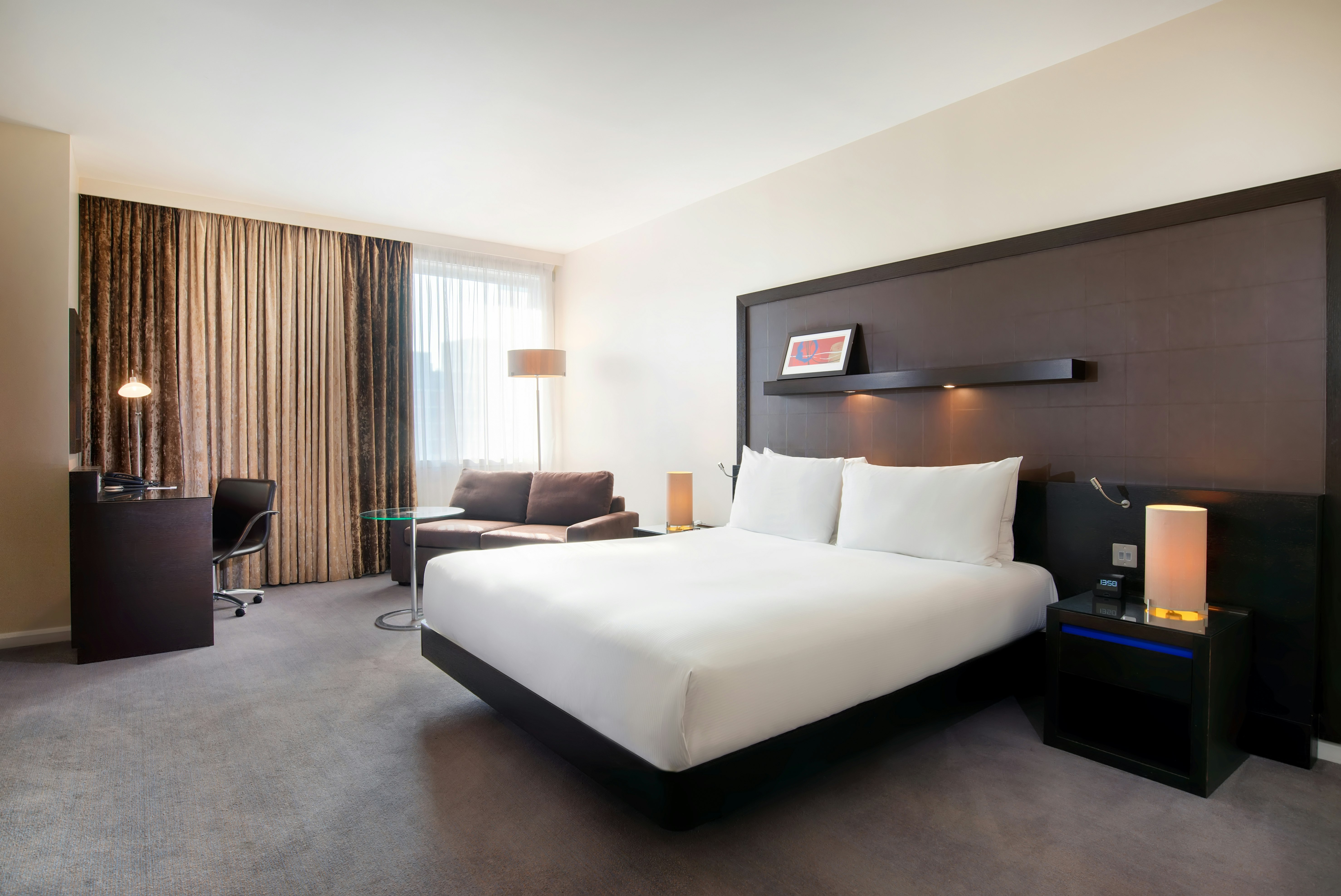 DELUXE, KING BED, SOFA