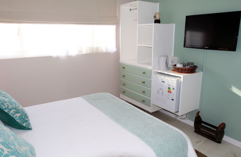 Dolphin Inn Guest House 35/74
