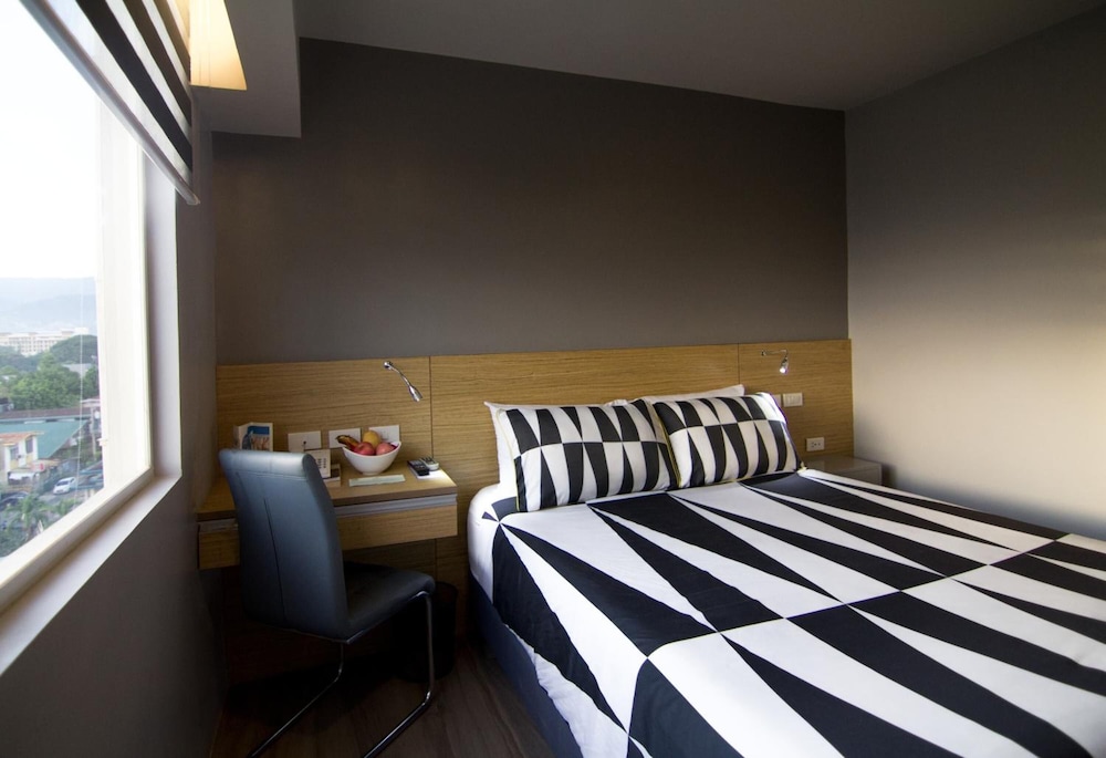 Cebu Hotel Plus 22/55