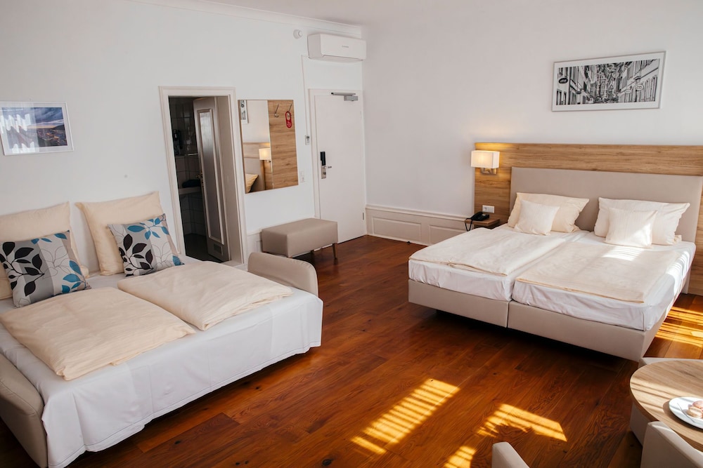غرفة قياسية رباعية، Hotel Perkeo 2/4