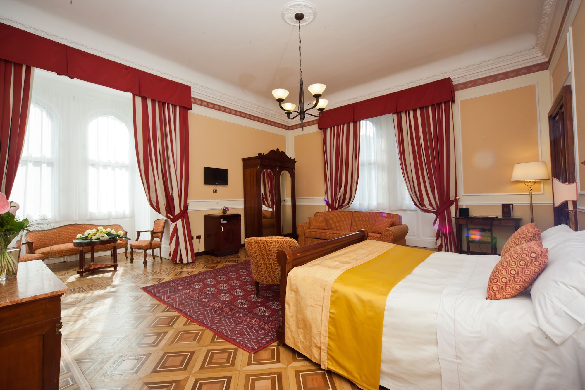 SUITE