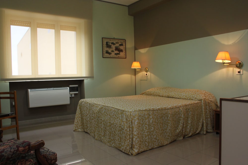 Hotel Plaza 34/47