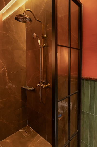 The Seven Stars Hotel 32/48