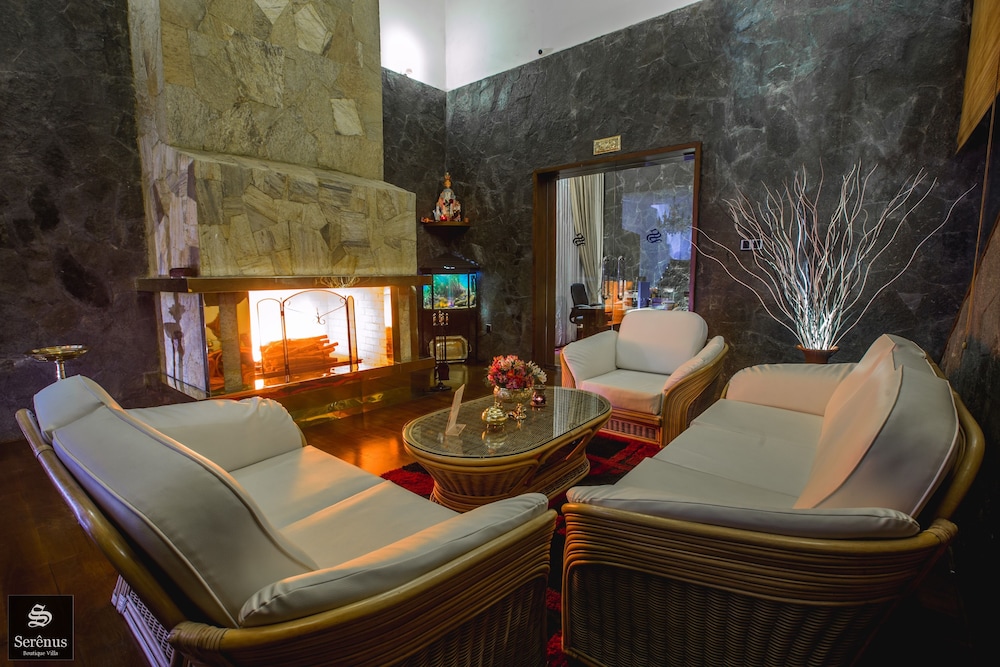 Serenus Boutique Villa 44/64