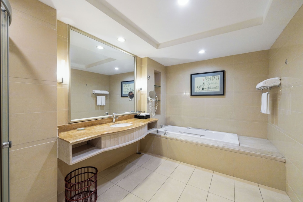 Xinhui Country Garden Phoenix Hotel 50/50