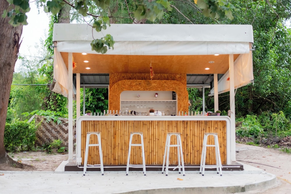 Pan Beach Bungalows 9/50