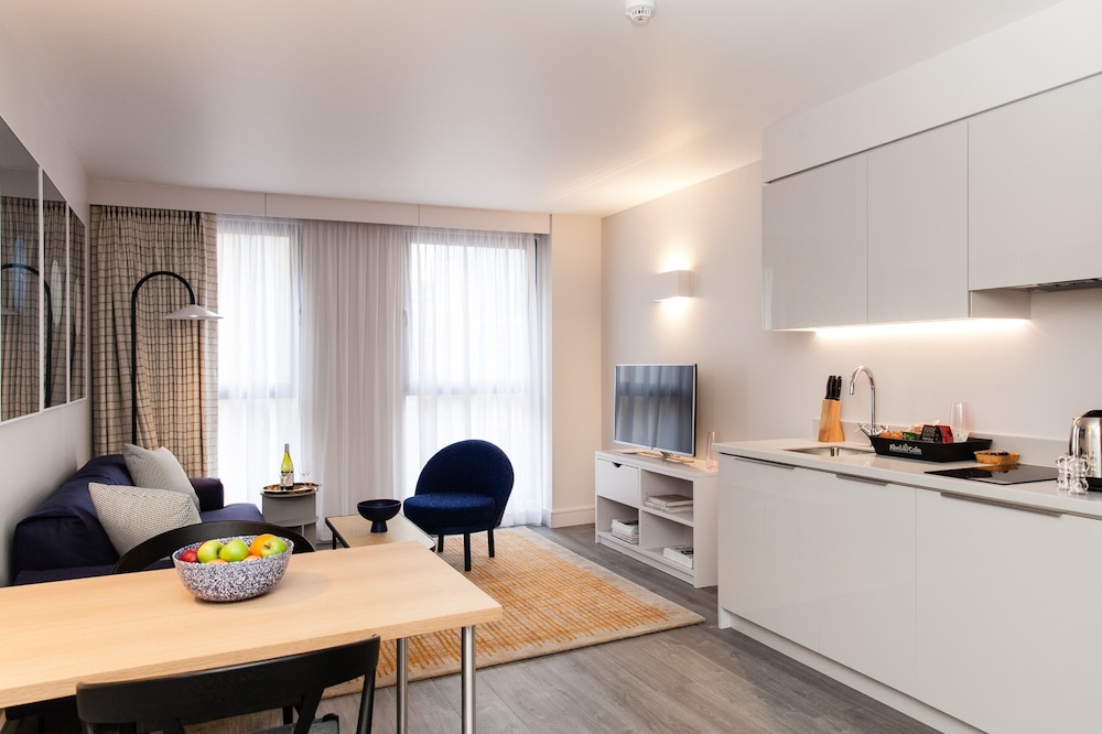 Rockwell East Aparthotel 38/49