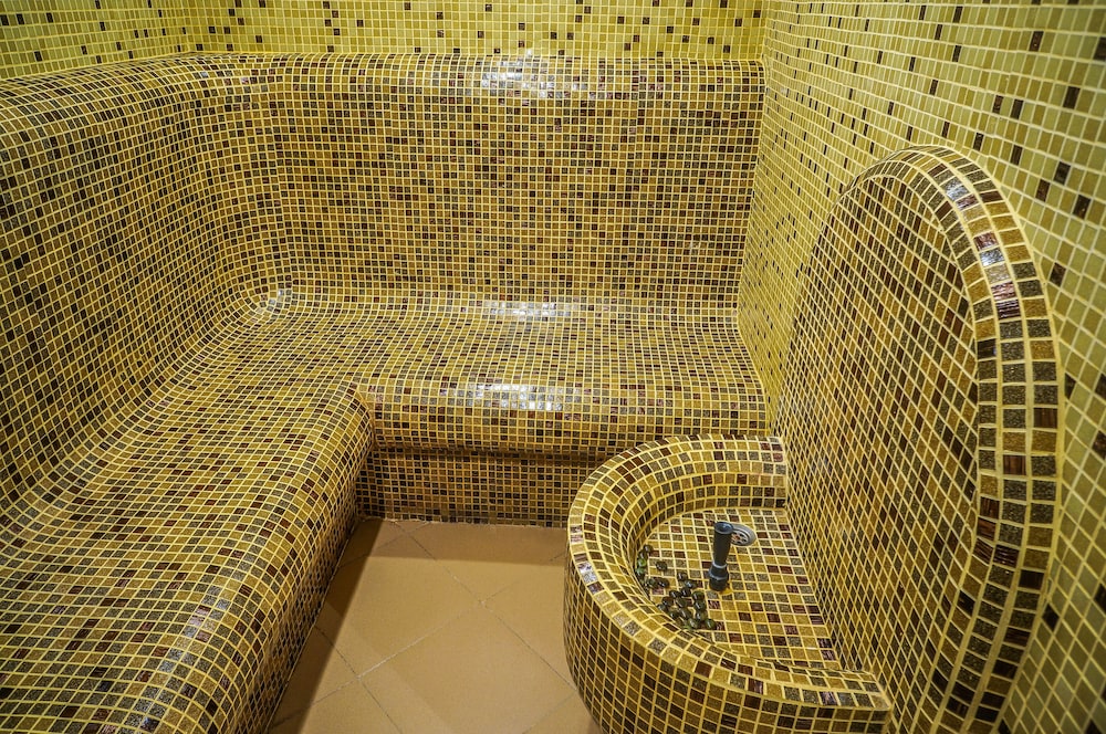 swimming pool spa