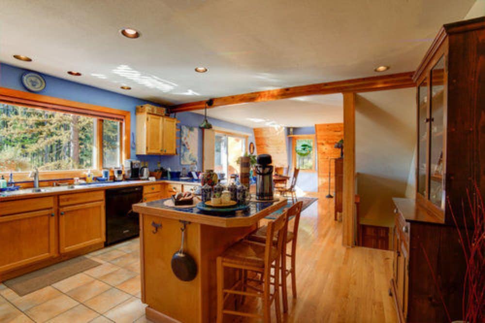 Moss Mountain Inn 24/28