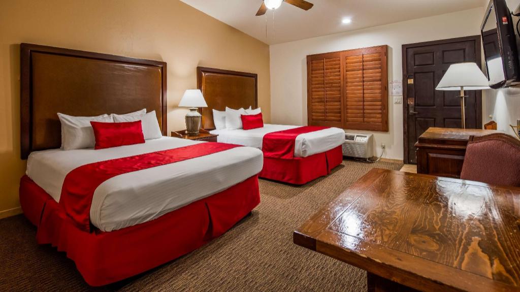 City, 2 Queen Beds, Bay View, Sofa