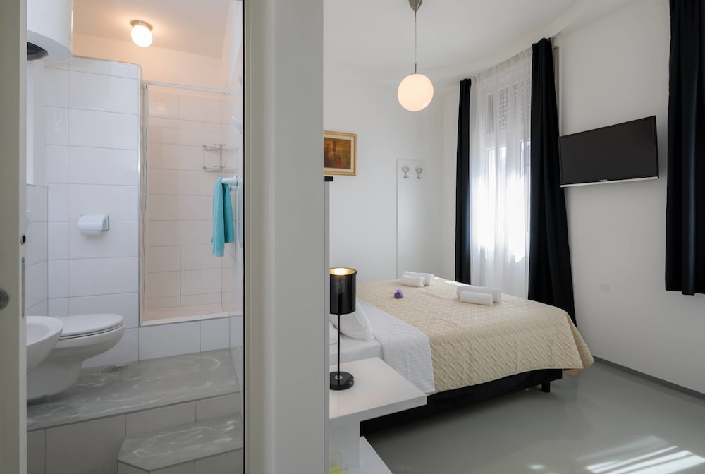 Peristil Luxury Rooms 64/67