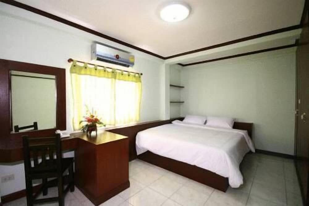 Amarin Inn 11/45