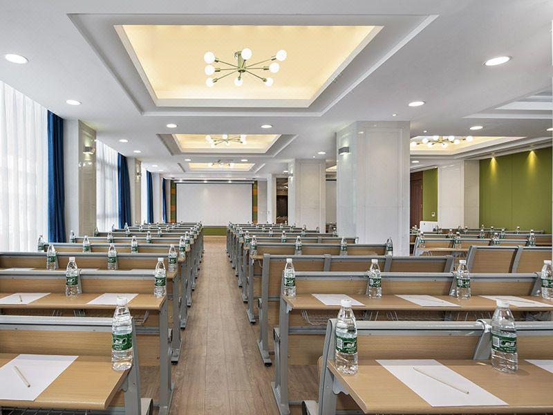 Kyriad Marvelous Hotel (Tianjin Yujiapu Financial Center) 51/52