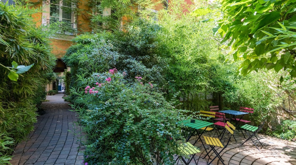 Les Patios Du Marais 69/81