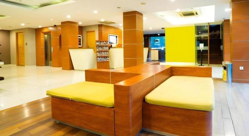 Life Hotel Stasiun Kota Surabaya 5/29